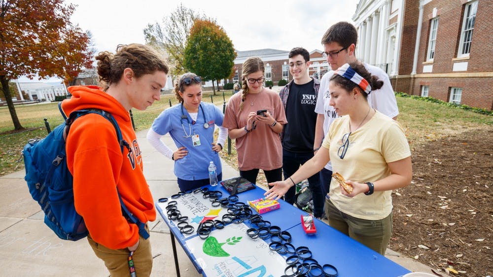JLC held a fundraising event and sold “Our Hearts Are With Pittsburgh” wristbands to commemorate the victims of the synagogue shooting and raise money for the Tree of Life Synagogue and the Anti-Defamation League.