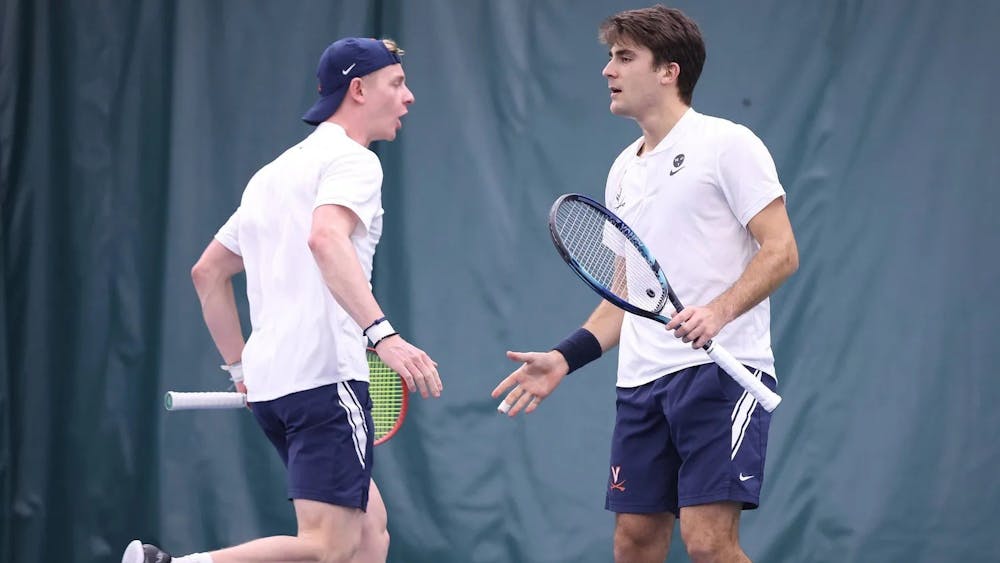 Juniors Jeffrey von der Schulenburg and Alexander Kiefer Starter the weekend strong for Virginia with the first victory of the doubles section against Miami.