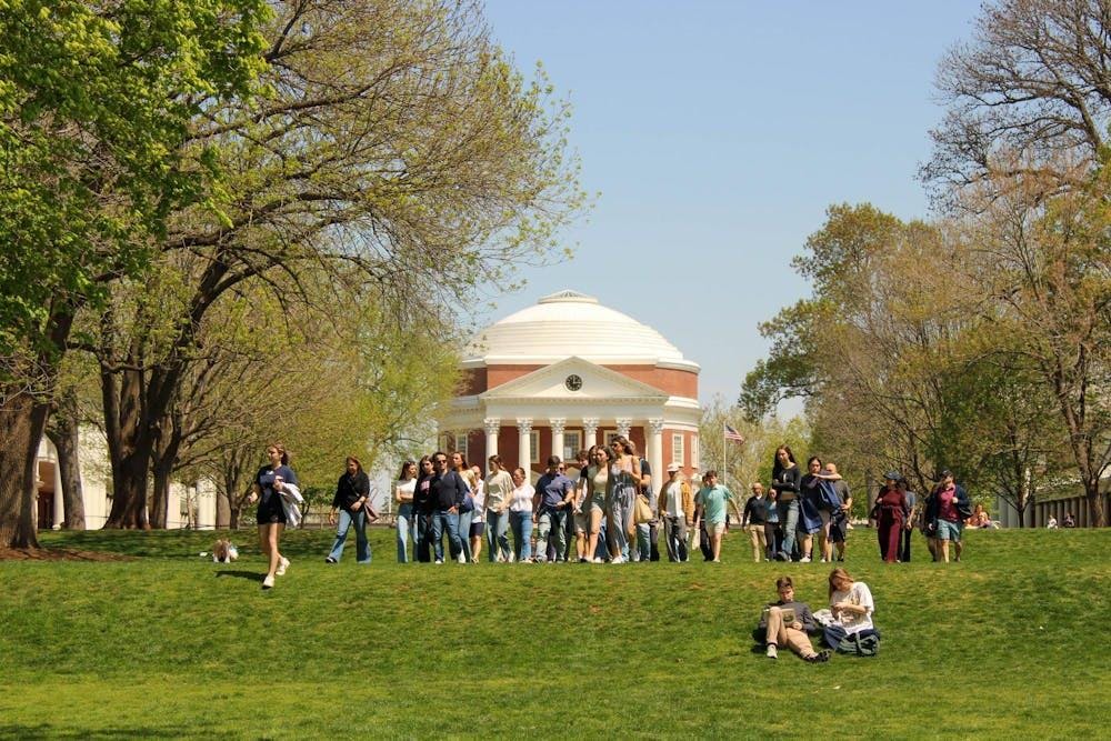 Cada día de DOTL comienza con el registro en Peabody Hall, seguido de los actuaciones a capella en el Lawn y una actuación de la Cavalier Marching Band 