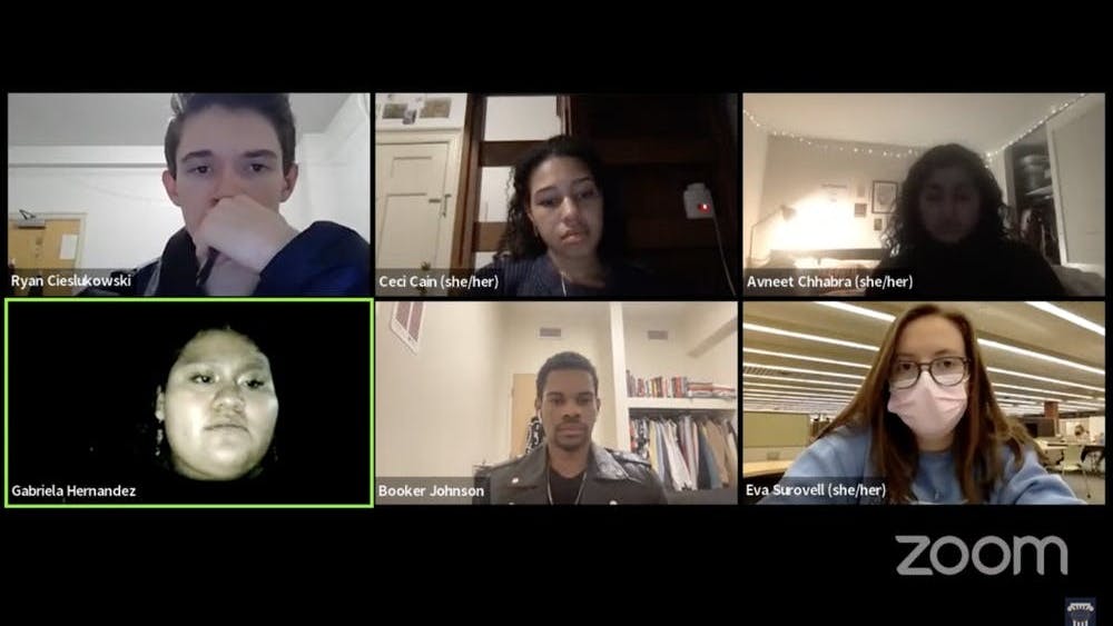 El Consejo Estudiantil también escuchó un comité destacado de Sarandon Elliot, directora de U.Va. Mutual Aid y estudiante de cuarto año de la Facultad.