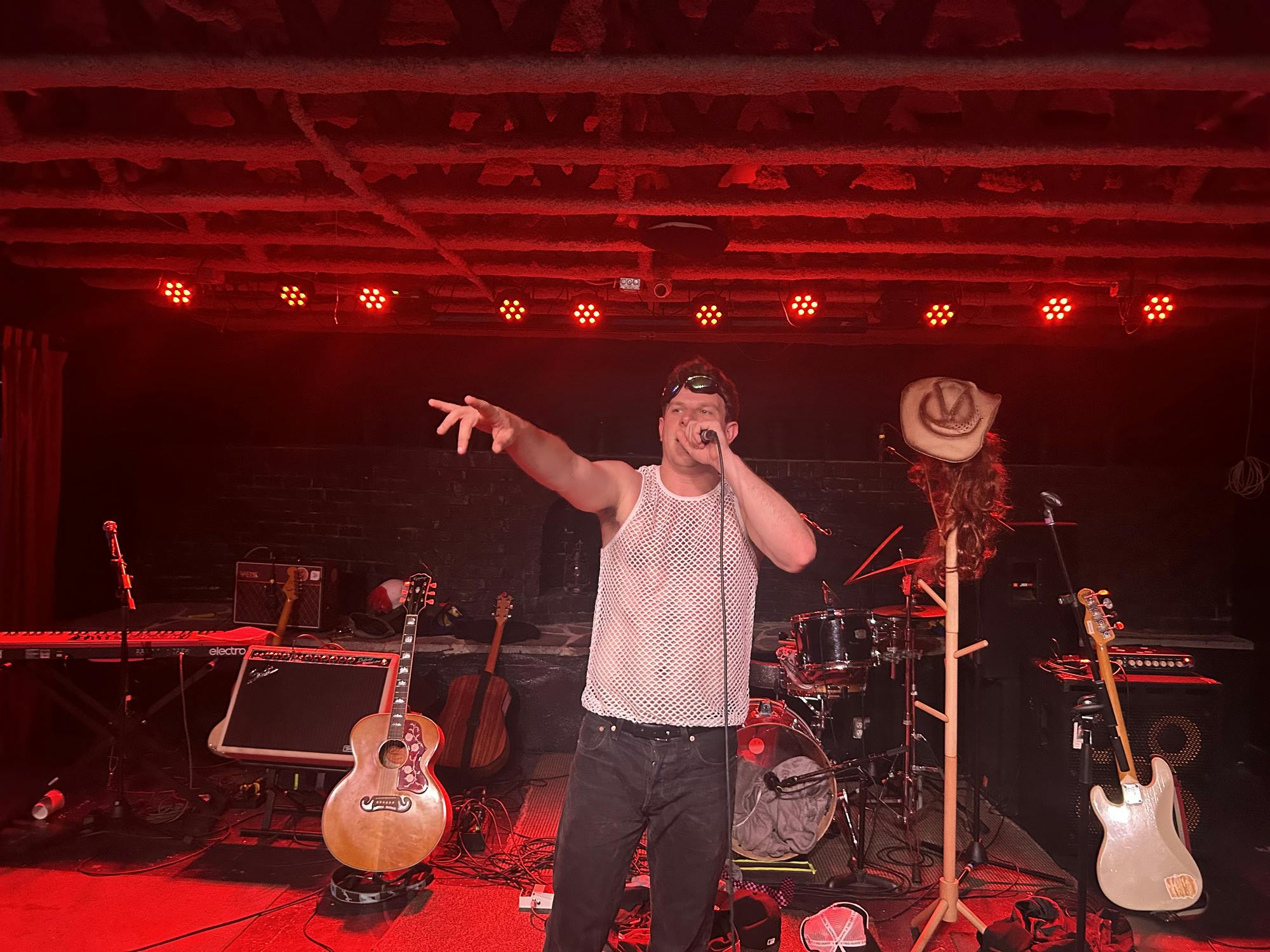 From early-2000s-era millennial folk rock to 1970s funk music, Gordon navigated time and genre with his coat rack of props and costumes beside him.