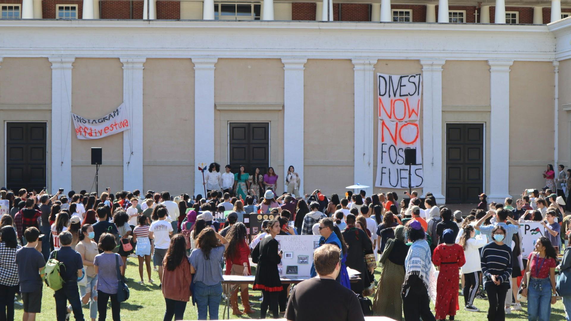 The event was no less lively, and an estimated 1,000 students and families came out to support the various cultural CIOs performing on stage.&nbsp;