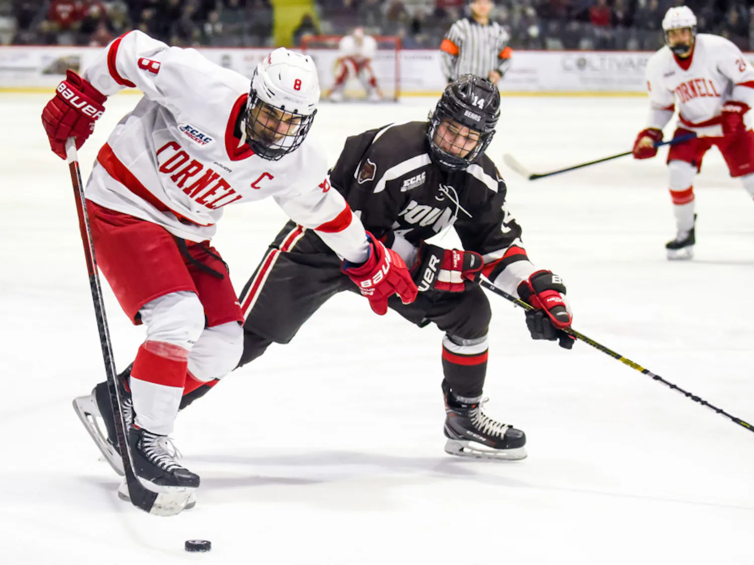 Pg-8-Sports-Hockey-8-Yanni-Kaldis-by-Boris-Tsang-Senior-Photographer-scaled