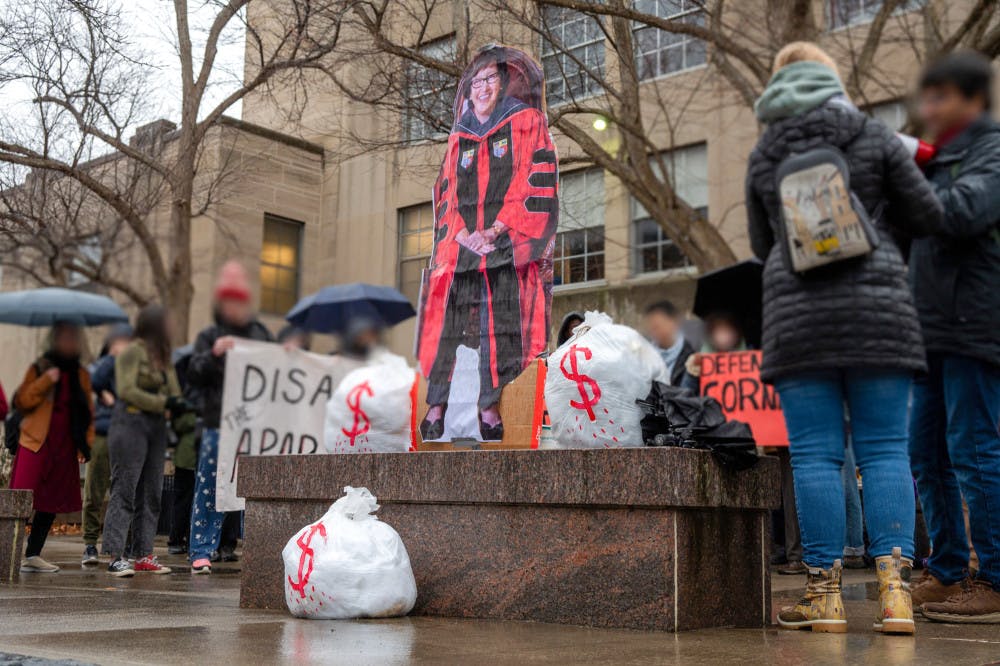 Pg-1-CML-Trustee-by-Ming-DeMers-Sun-Senior-Photographer