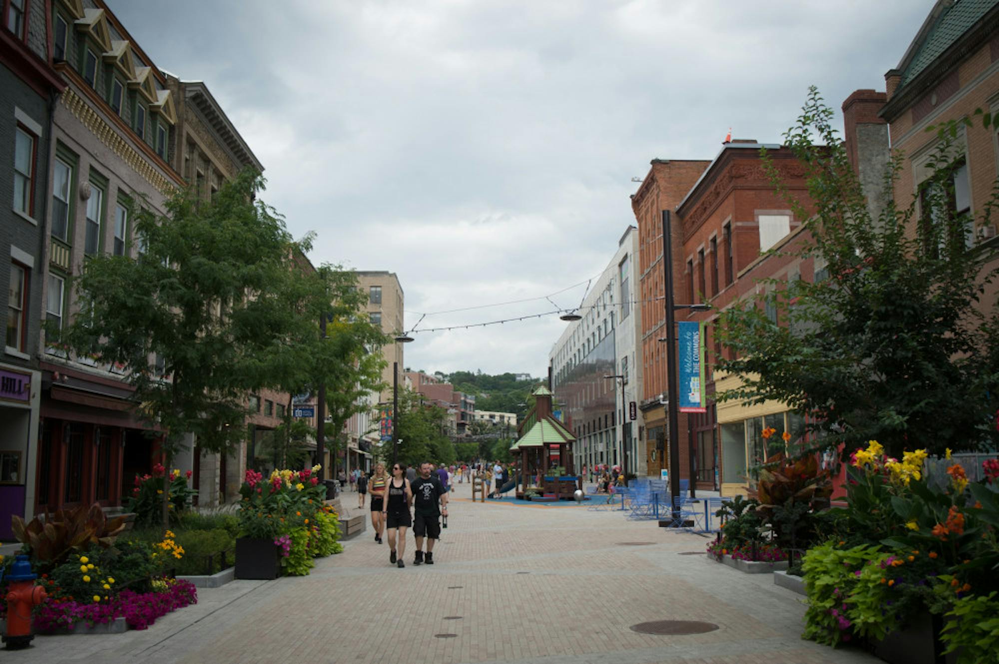 restaurants-closing-picture