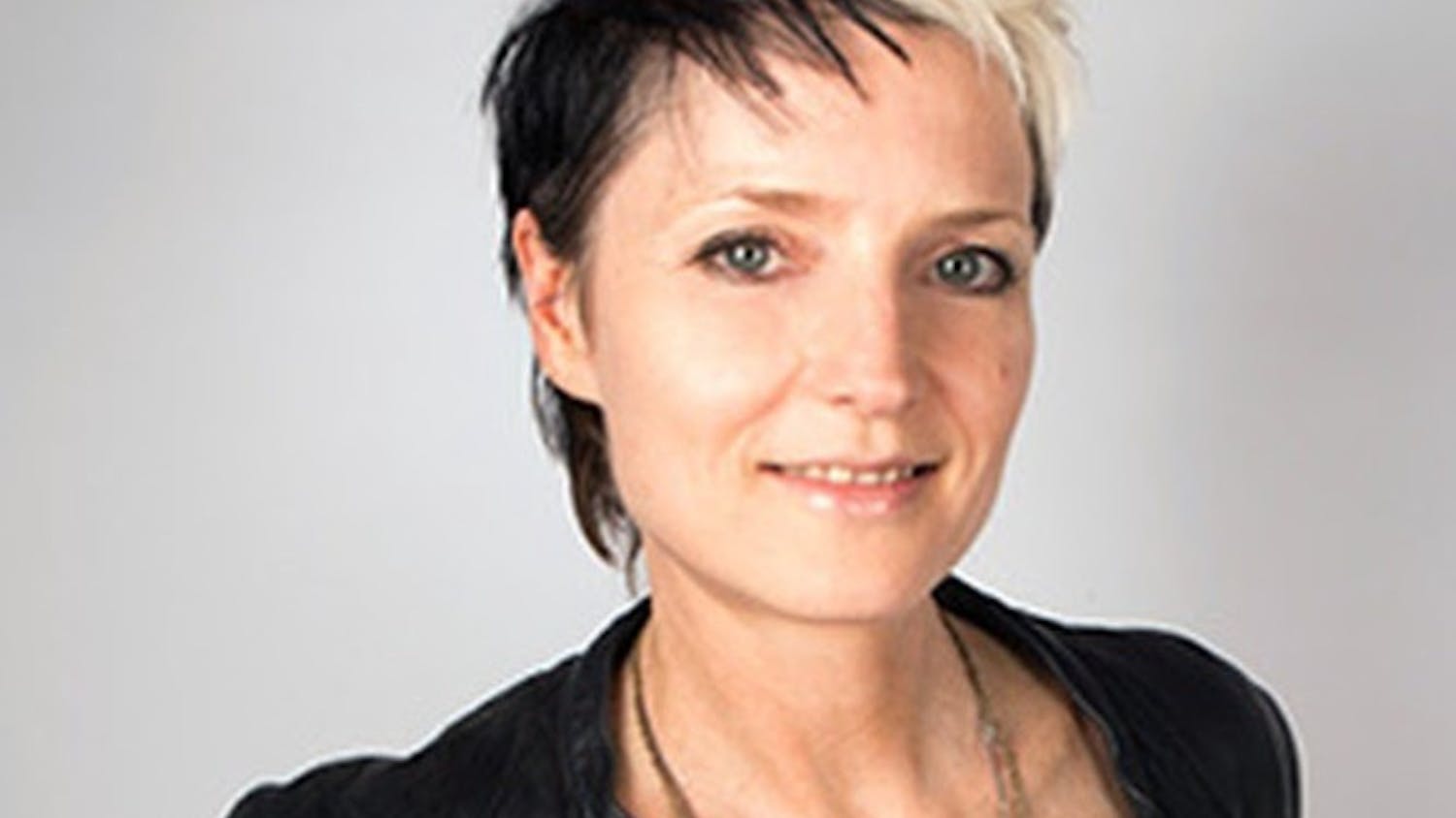 Picture-of-Malia-Mills