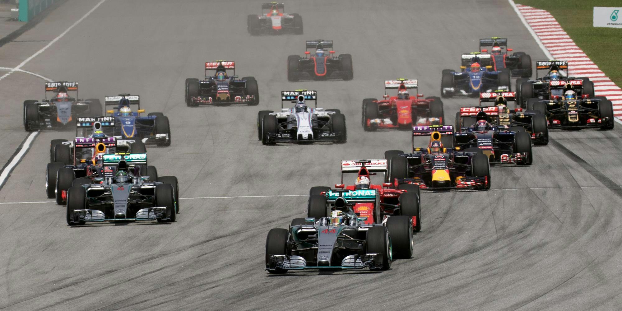 2015_Malaysian_GP_opening_lap.jpg