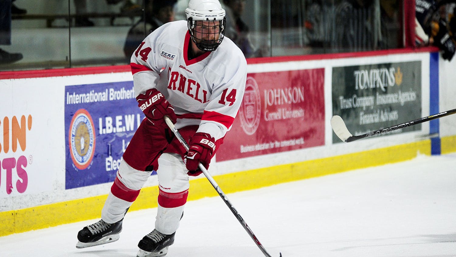 Pg-16-M-Hockey-Mitch-Vanderlaan-14-by-Brittney-Chew-Assistant-Photo-Editor