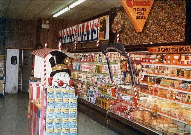 Grocery_Store_display-ca1970-02.jpg
