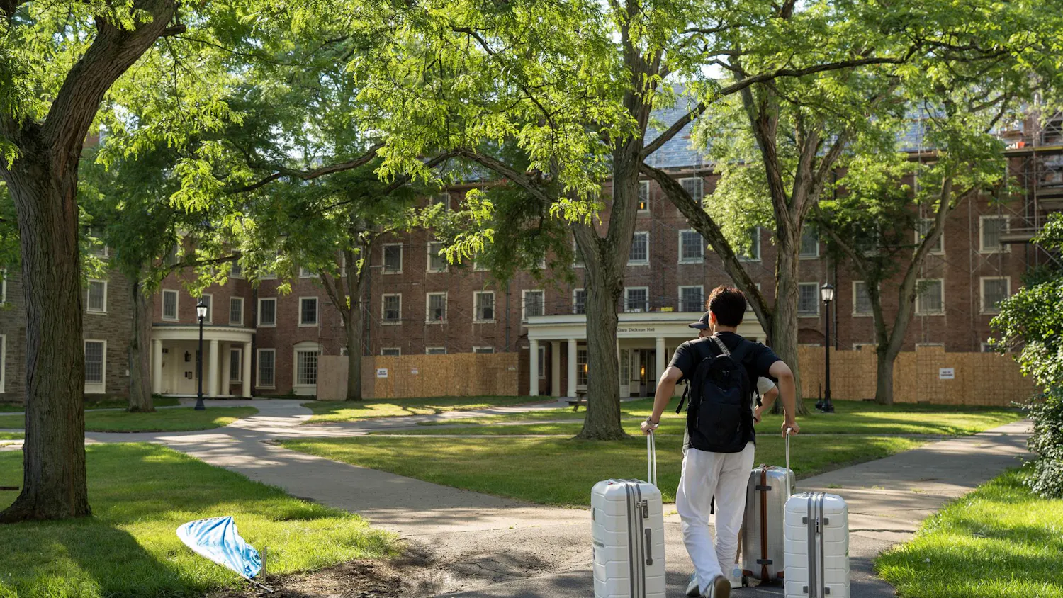 Freshman Moves In
