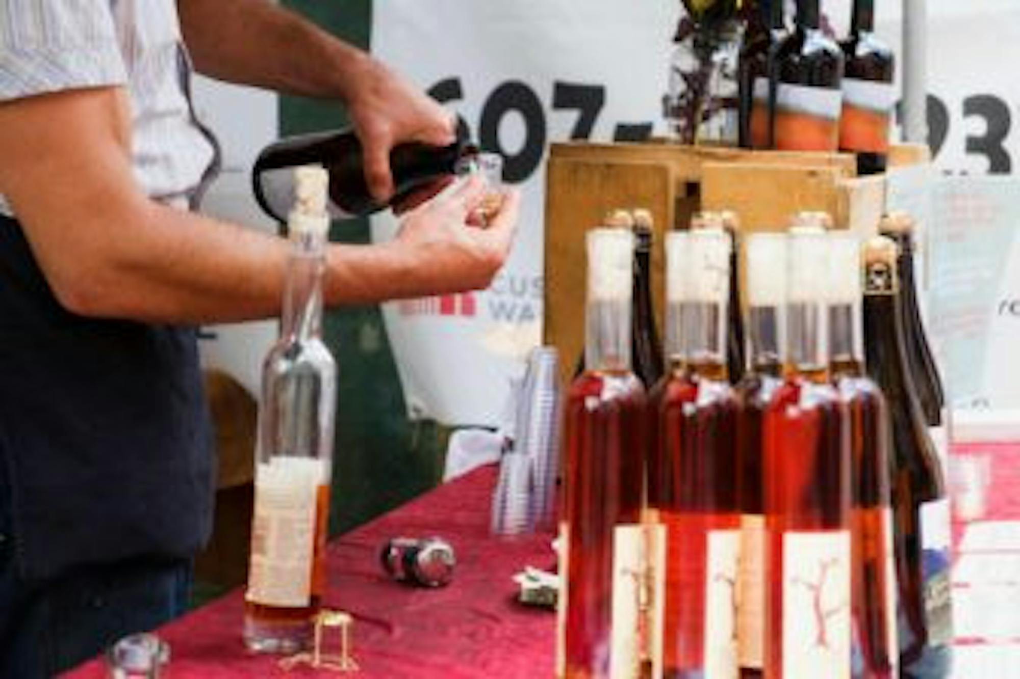 Ithacans gather in the Commons for the annual Apple Harvest Festival on Saturday, Sep 28. (Michael Suguitan / Sun Senior Photographer).