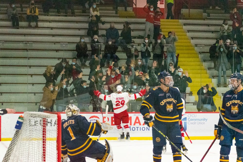 Mens-Hockey-vs-Quinnipiac-20
