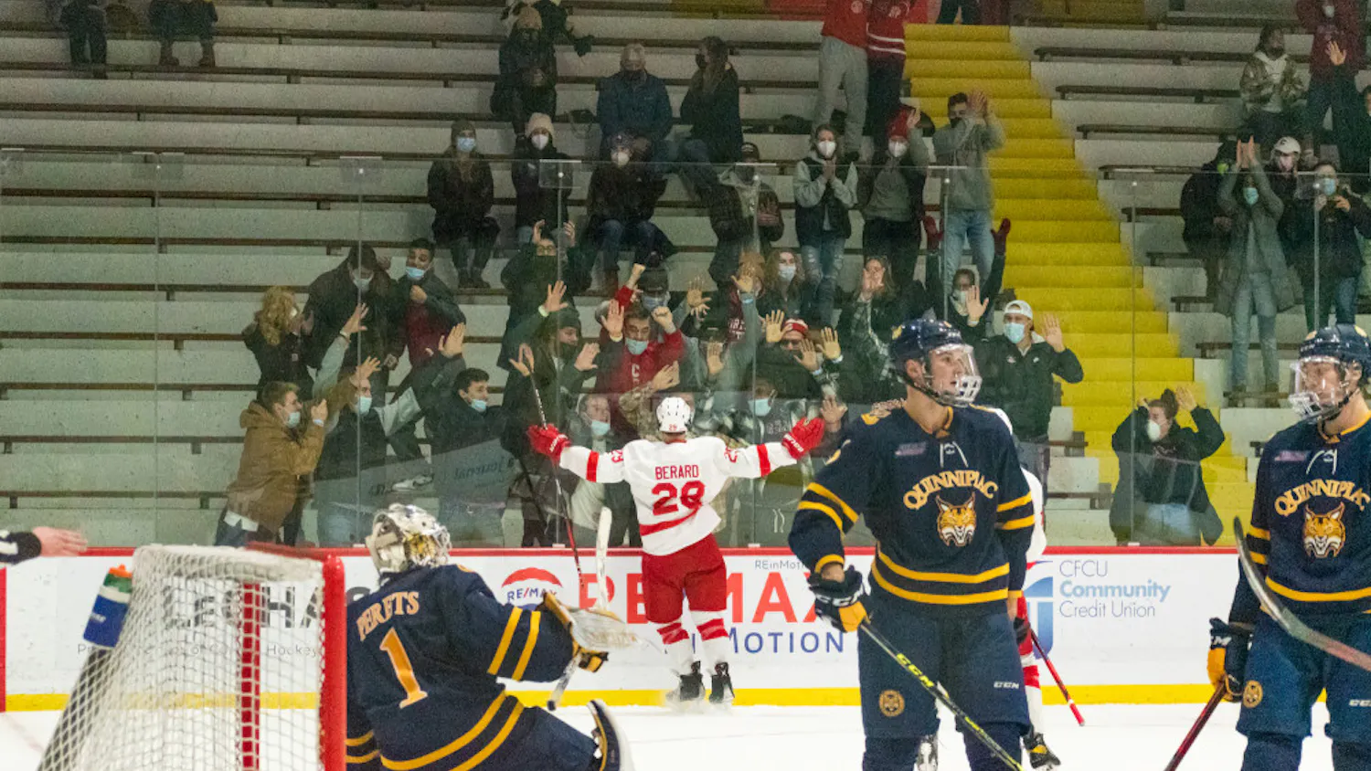Mens-Hockey-vs-Quinnipiac-20