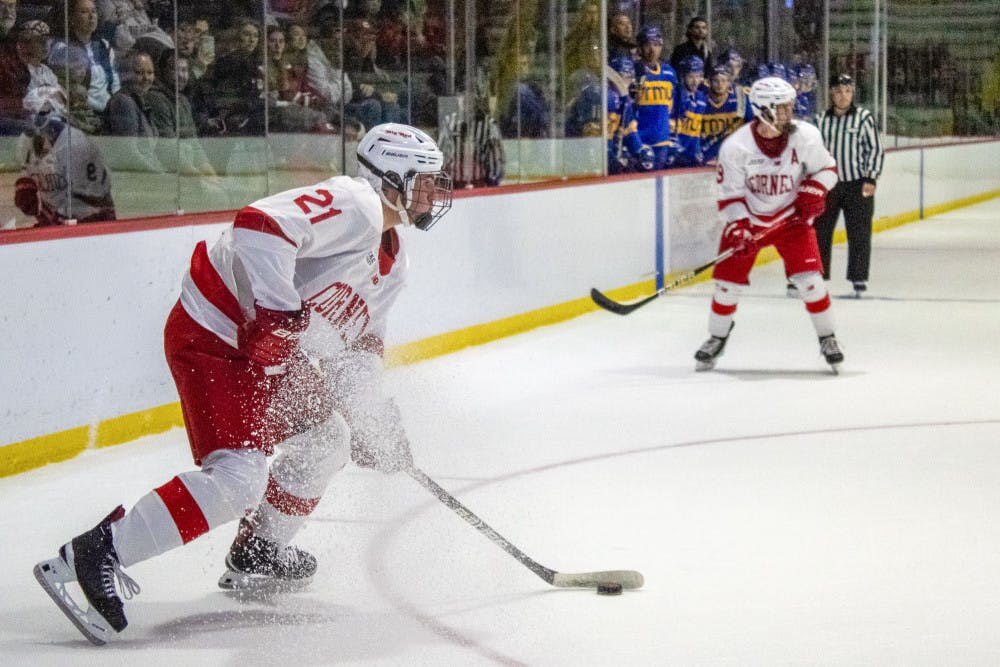 M-Hockey-vs-TMU-by-Anthony-Corrales-Staff