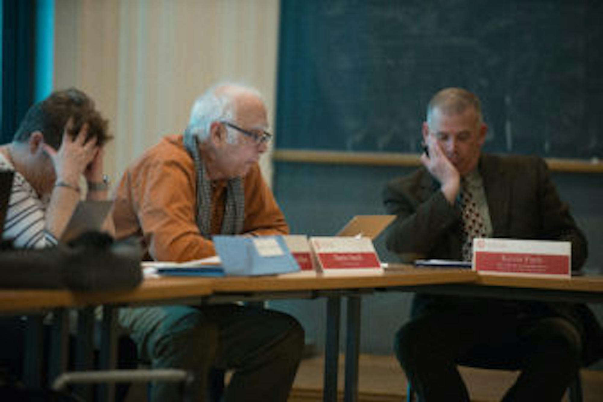 Kevin Fitch, Employee Assembly representative and vice chair for internal operations, discusses the tobacco-free campus referendum proposal at the University Assembly meeting Tuesday.