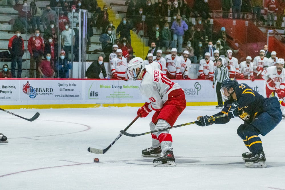 Mens-Hockey-vs-Quinnipiac-19