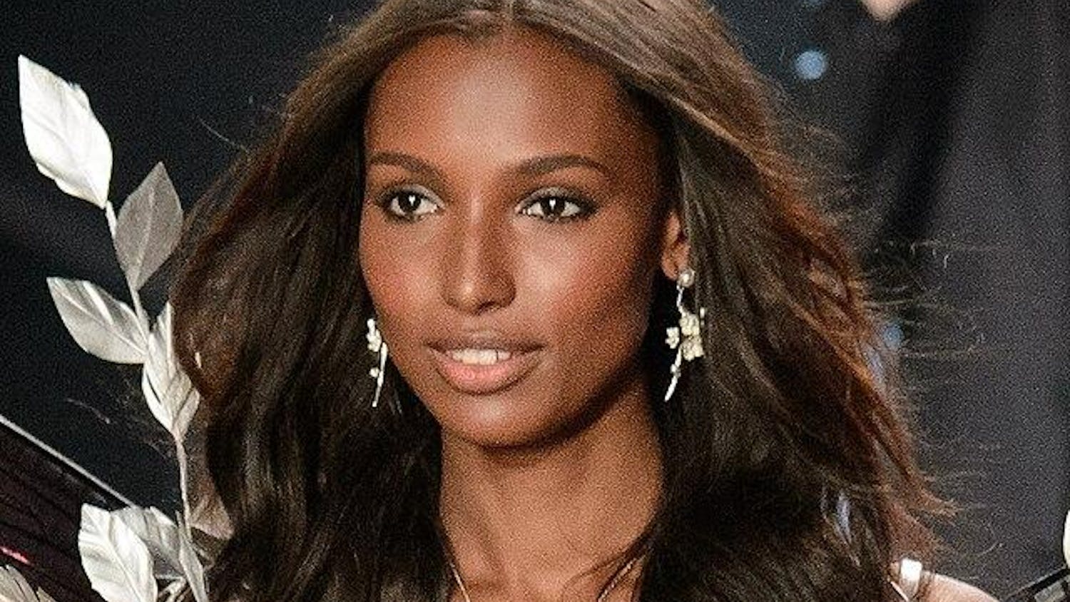 Jasmine_Tookes_at_the_2014_Victoria's_Secret_Fashion_Show_(cropped).jpg