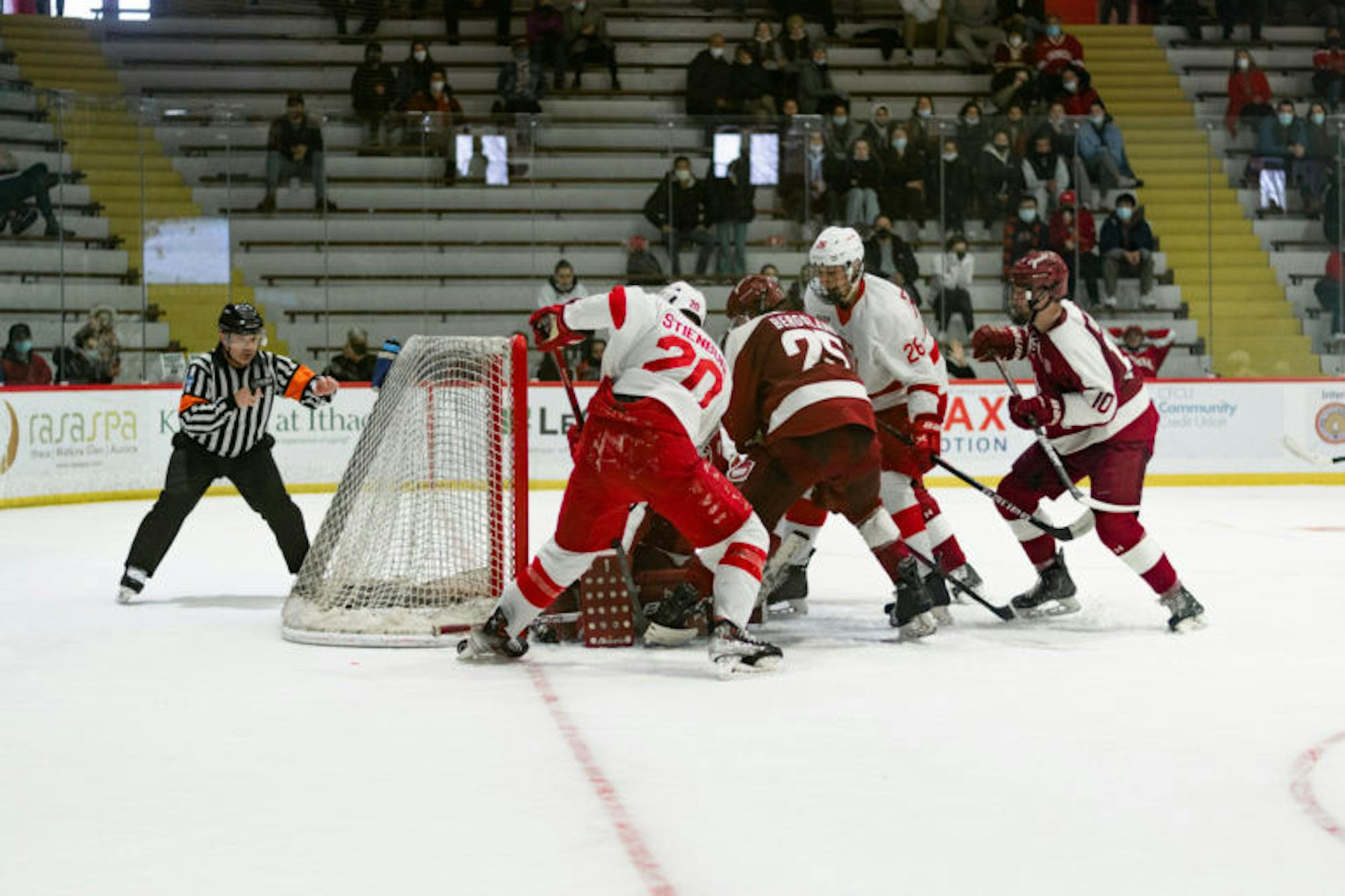 Hockey-vs-Colgate-39-771x514