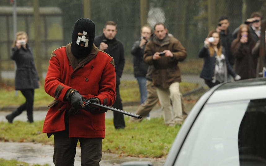 BLACK_MIRROR_3103565k