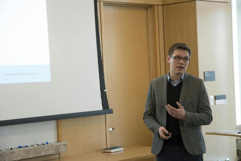 Polish Sociologist Explains Rise of Anti-Refugee Attitudes in Poland, Asserts Vital Role of Right-Wing Media