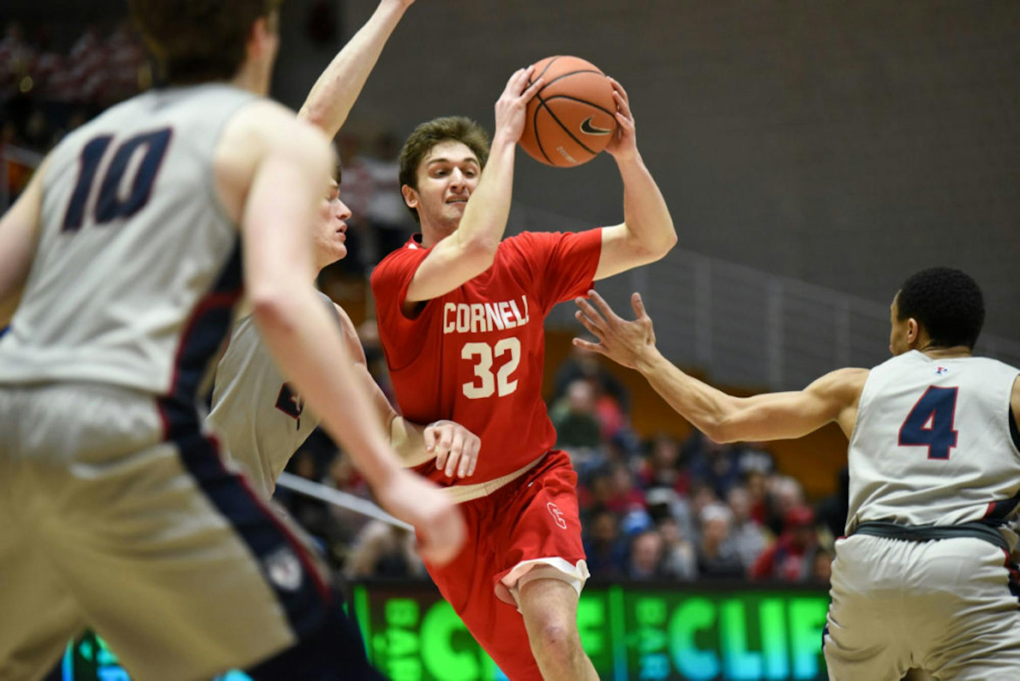 Gordon and McBride led the offense, going 11-for-11 from the field.