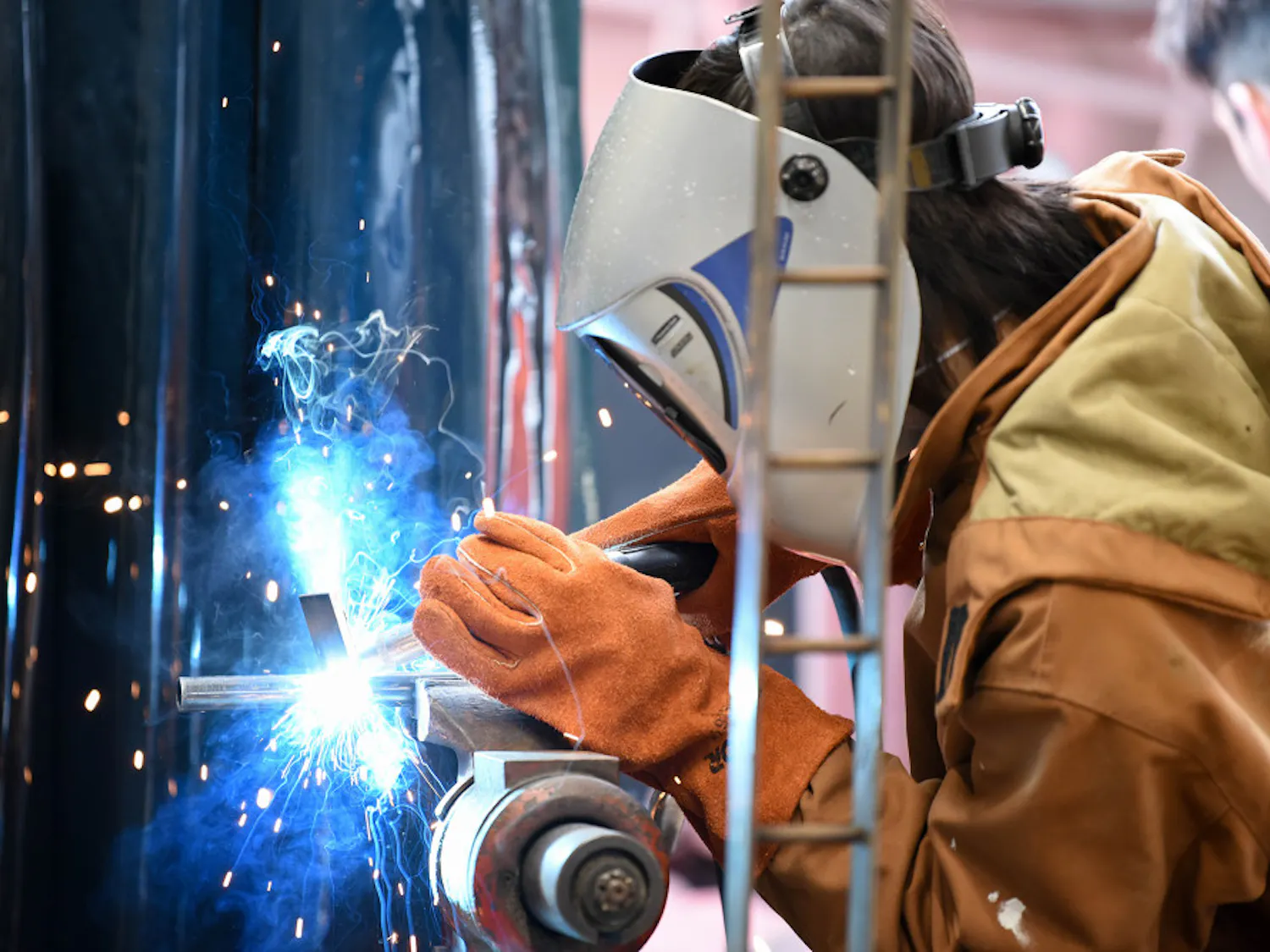 Pg-3-Dragon-Day-Boris-Tsang-Sun-Photo-Editor