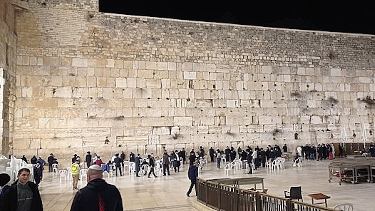 Western_Wall_at_night_2022