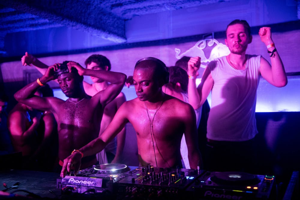 17TRIANGLE-slide-ATBC-superJumbo