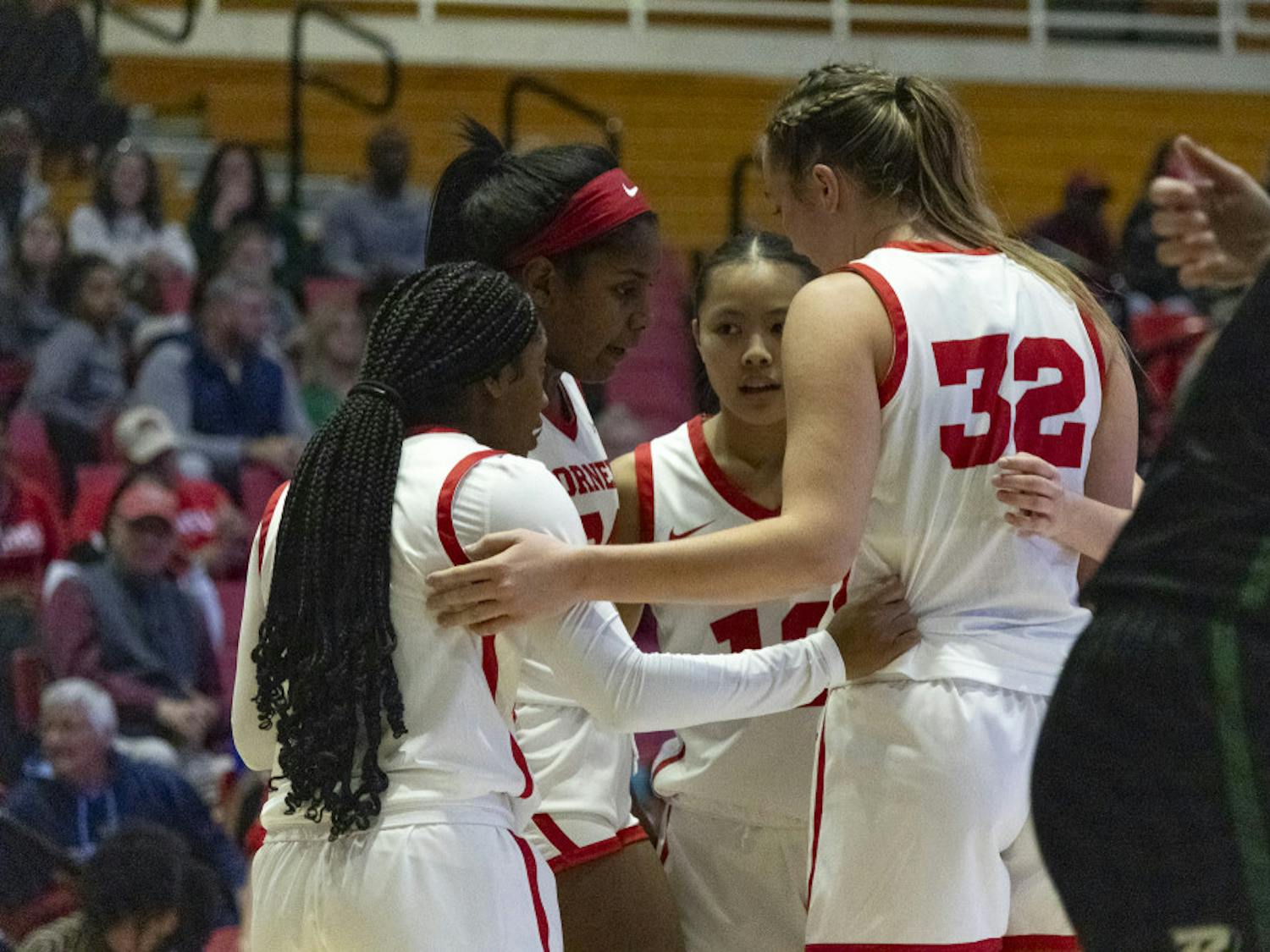 WBasketballBinghamton-13