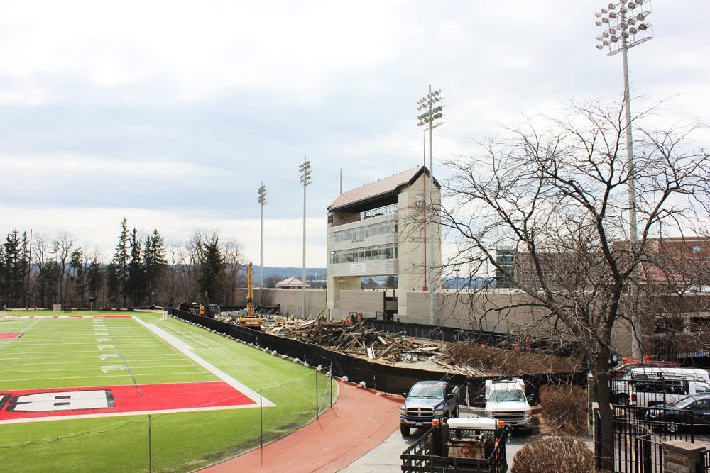 Pg-3-Schoelkopf-Stands-by-Brittney-Chew-Assistant-Photo-Editor