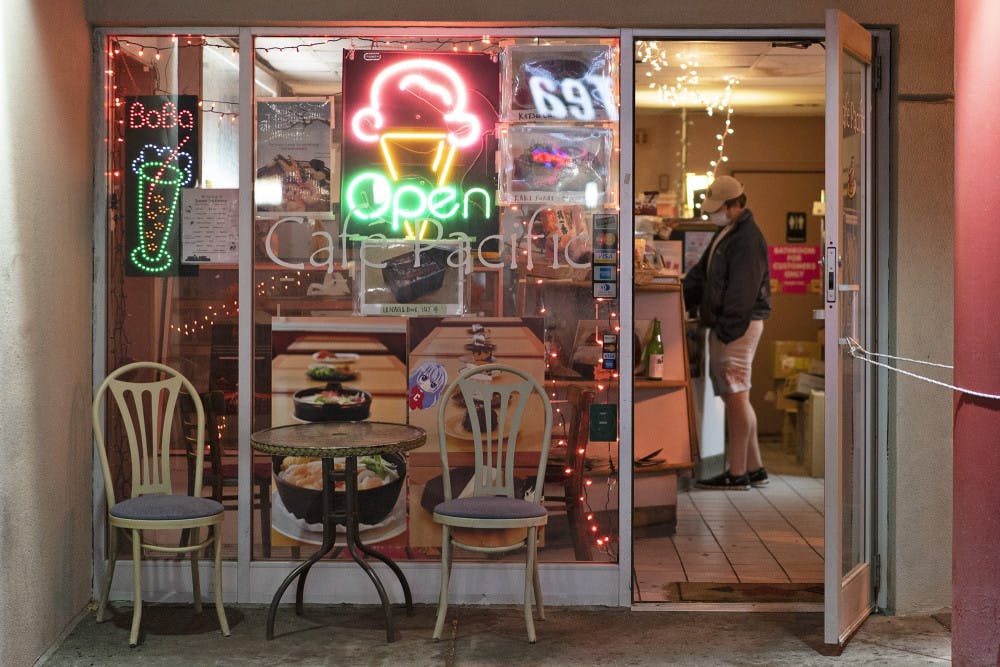 Cafe-Pacific-web-Ben-Prker