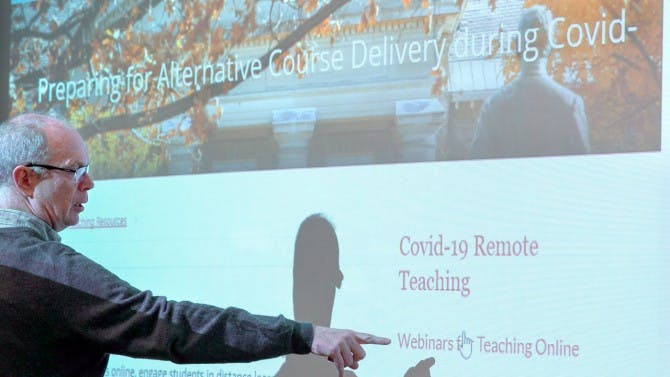 zoomrobertvanderlanseniorassociatedirectorofthecenterforteachinginno