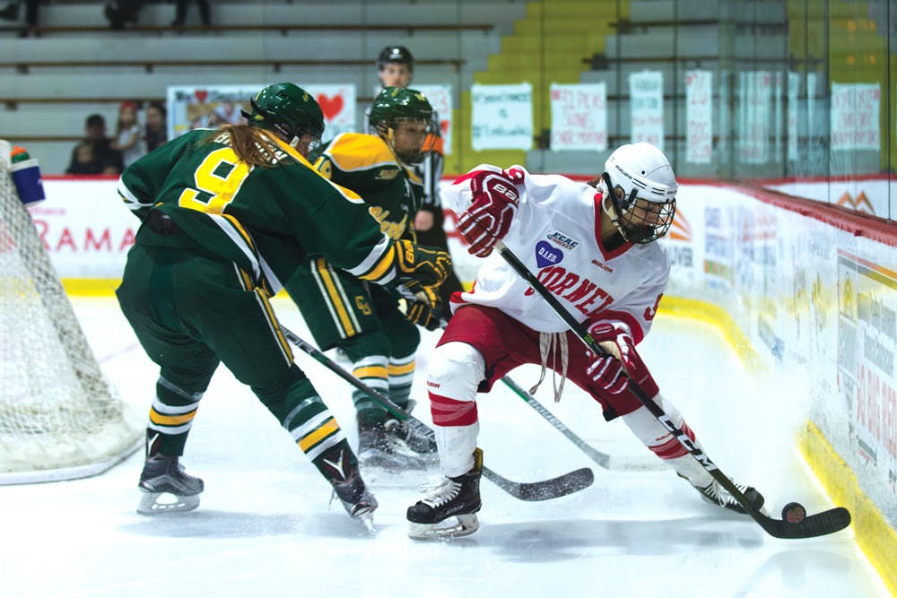 Pg-12-Womens-Hockey_-9-Hanna-Bunton-senior-by-Cameron-Pollack-photo-editor