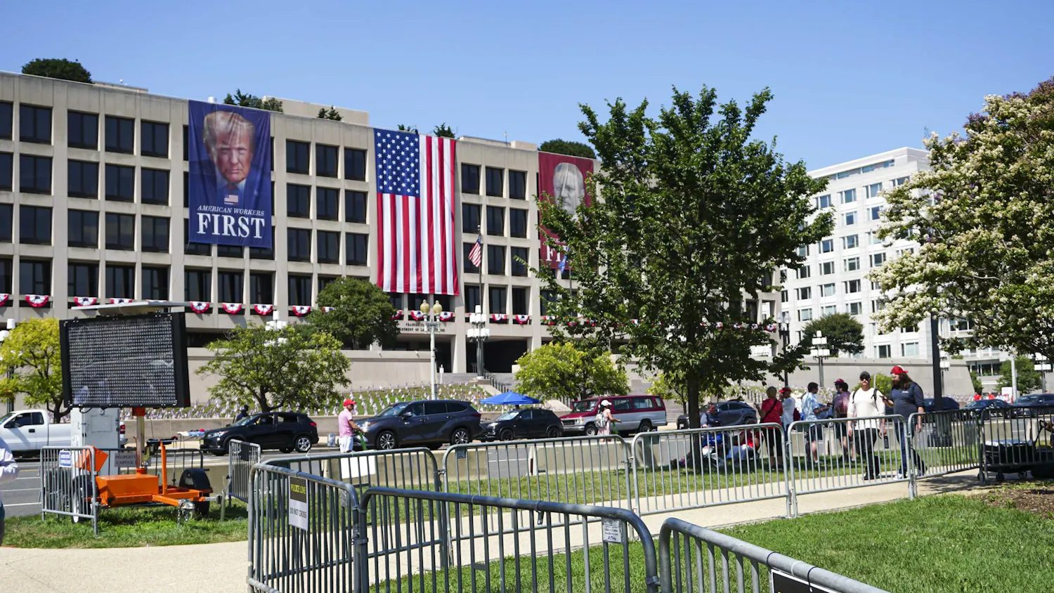 America 8 DC