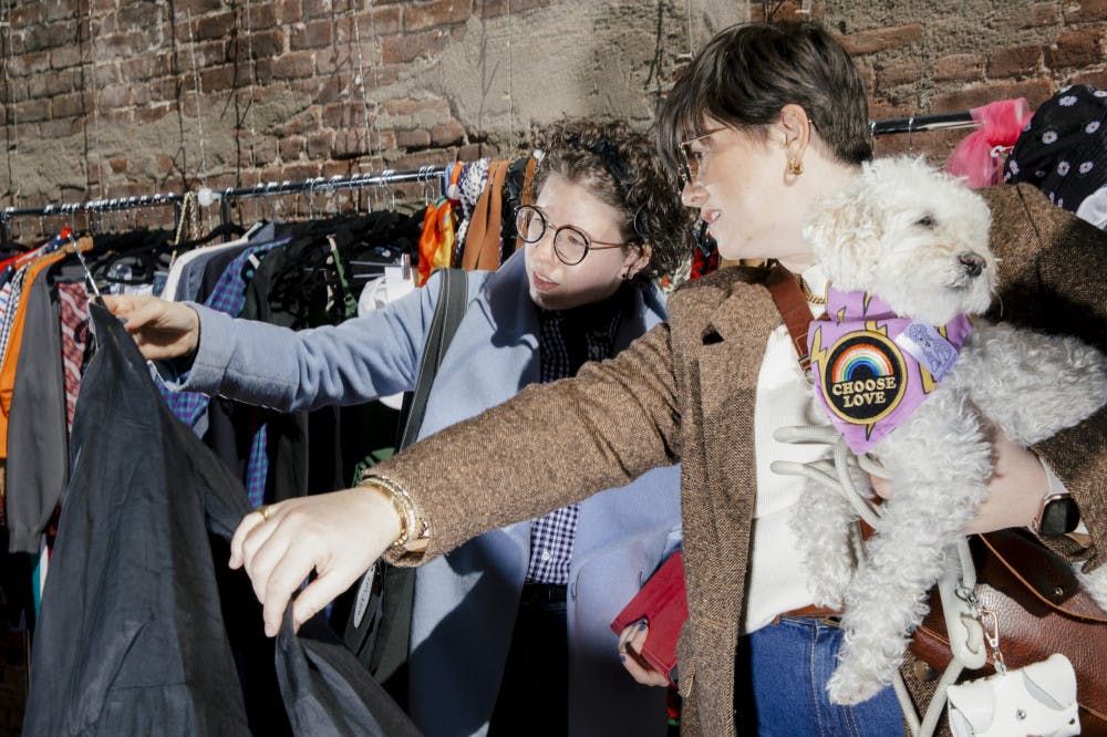 FASHIONABLE-GARAGE-SALE-3-scaled