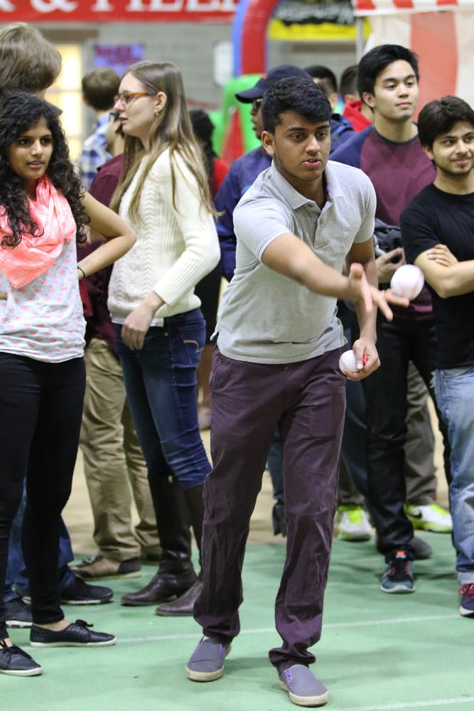 Pg-3-Big-Red-Carnival-by-Jason-Ben-Nathan-Senior-Photographer