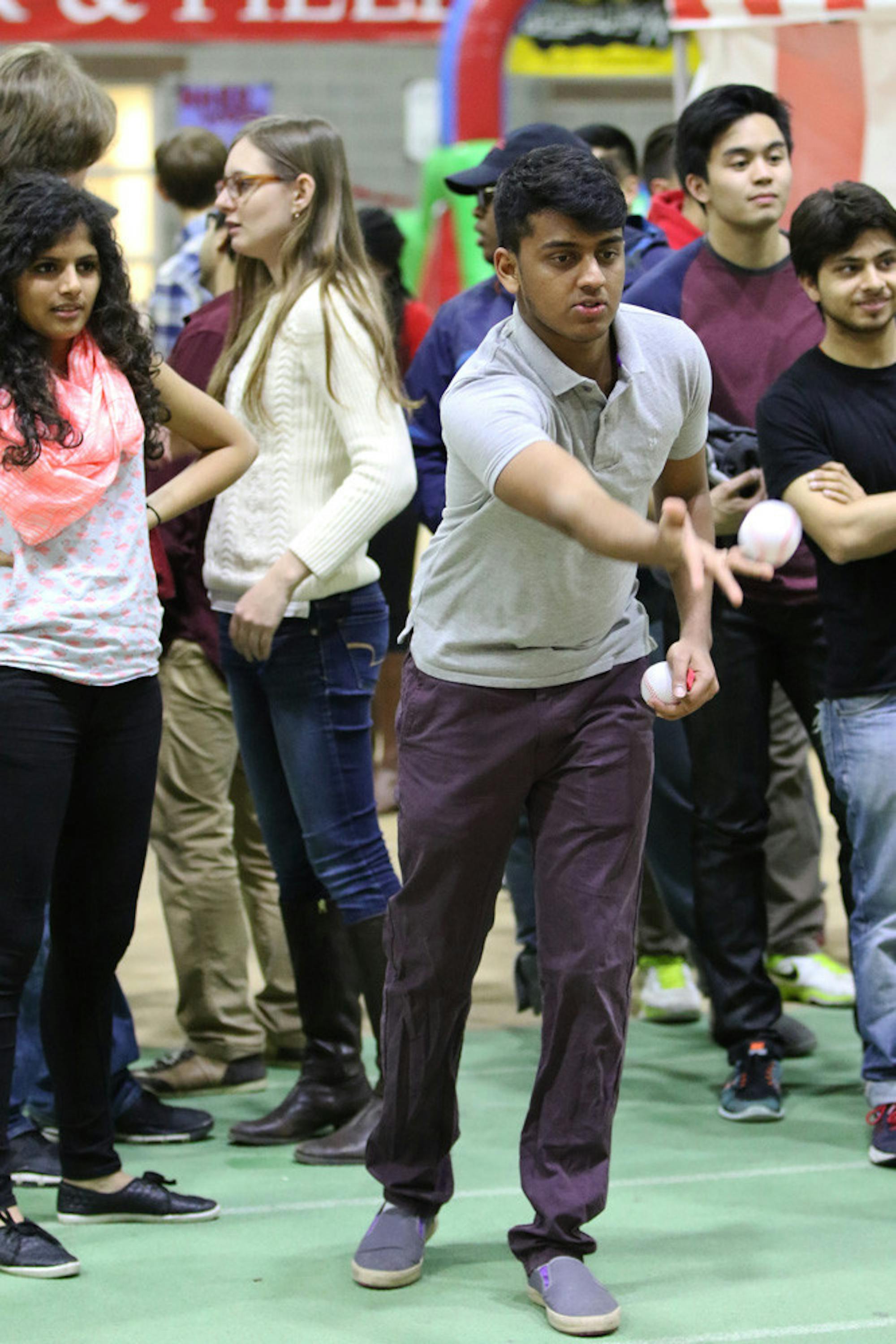 Pg-3-Big-Red-Carnival-by-Jason-Ben-Nathan-Senior-Photographer