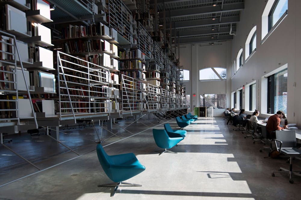 Faculty-Senate-by-Daniel-Ra-Staff-Photo-1-scaled