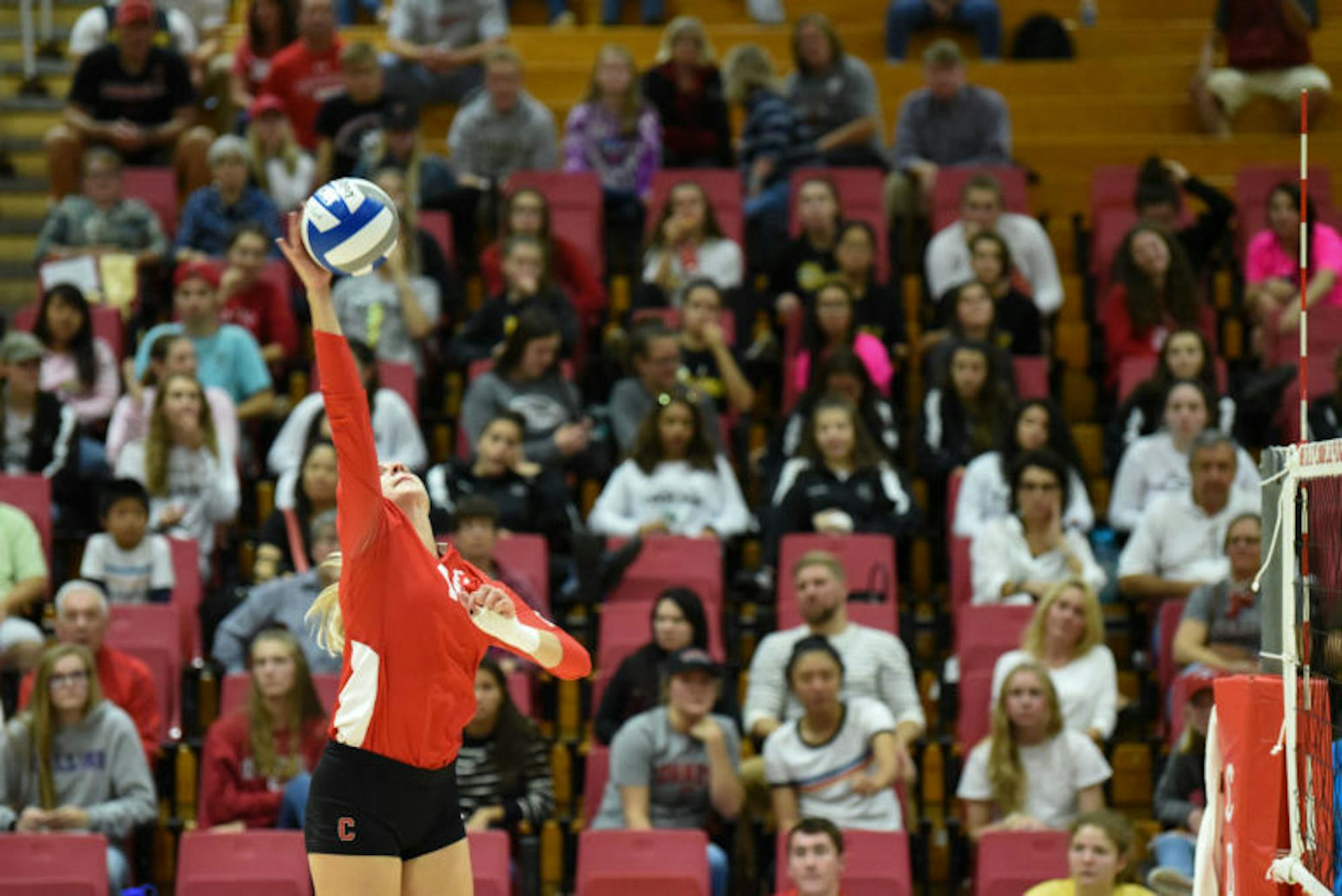 After four consecutive wins in Ivy League play, Cornell volleyball fell to Yale on Saturday. (Boris Tsang / Sun Assistant Photography Editor)