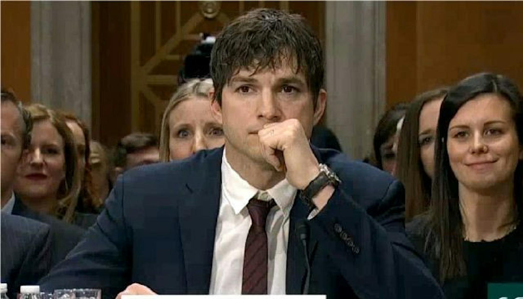 14318955_ashton-kutcher-breaks-down-while-giving_b4c2a1f1_m