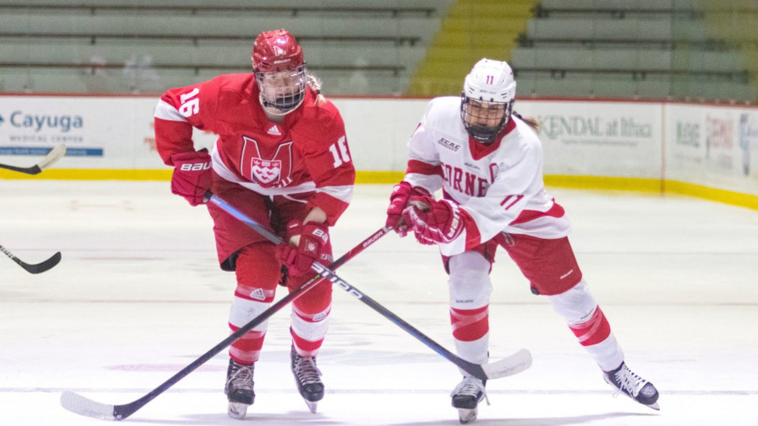 W-Hockey-Gillis-Frechette-scaled