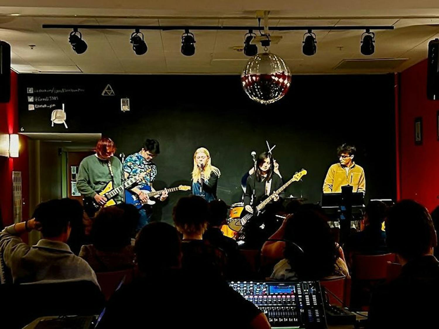 02733B10-AF21-4A59-95CC-1F4C24BDB405