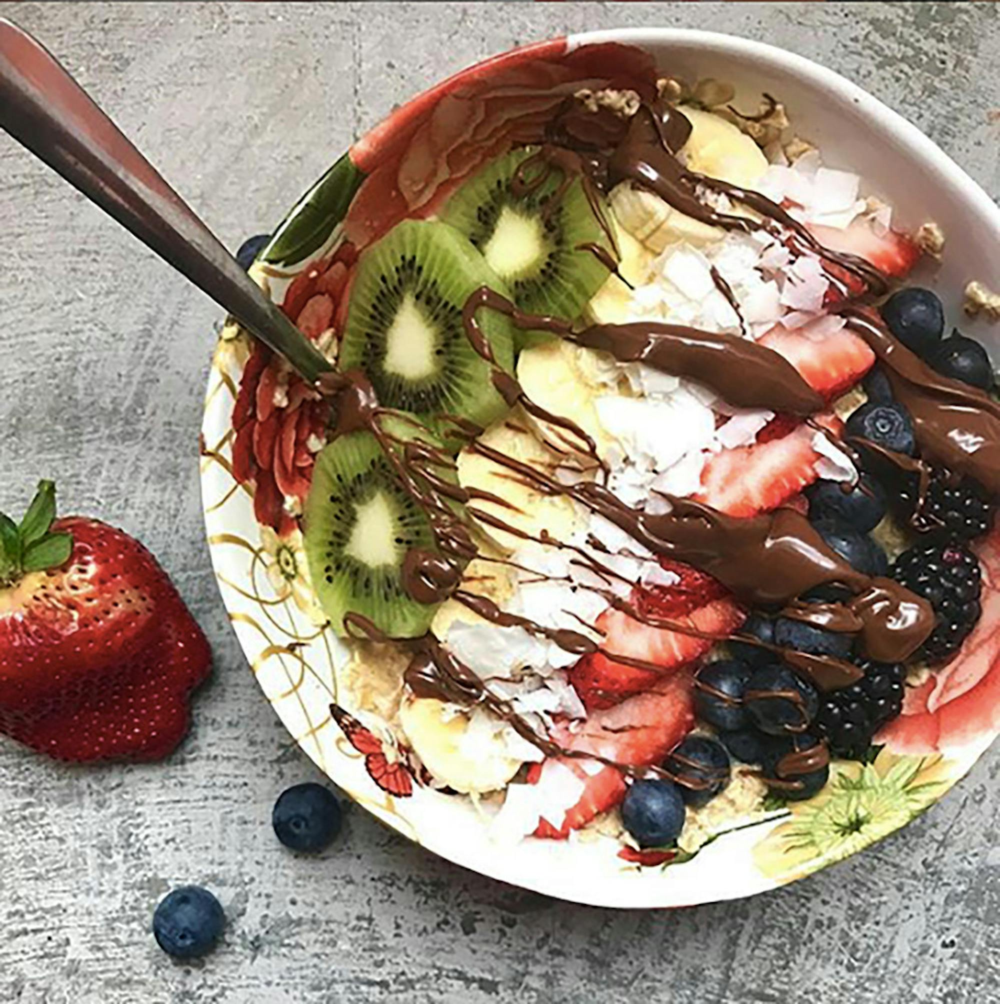 Pg-9-Dining-Chatty-Cathy-4-Sofia-Siciliani-Sun-Contributor