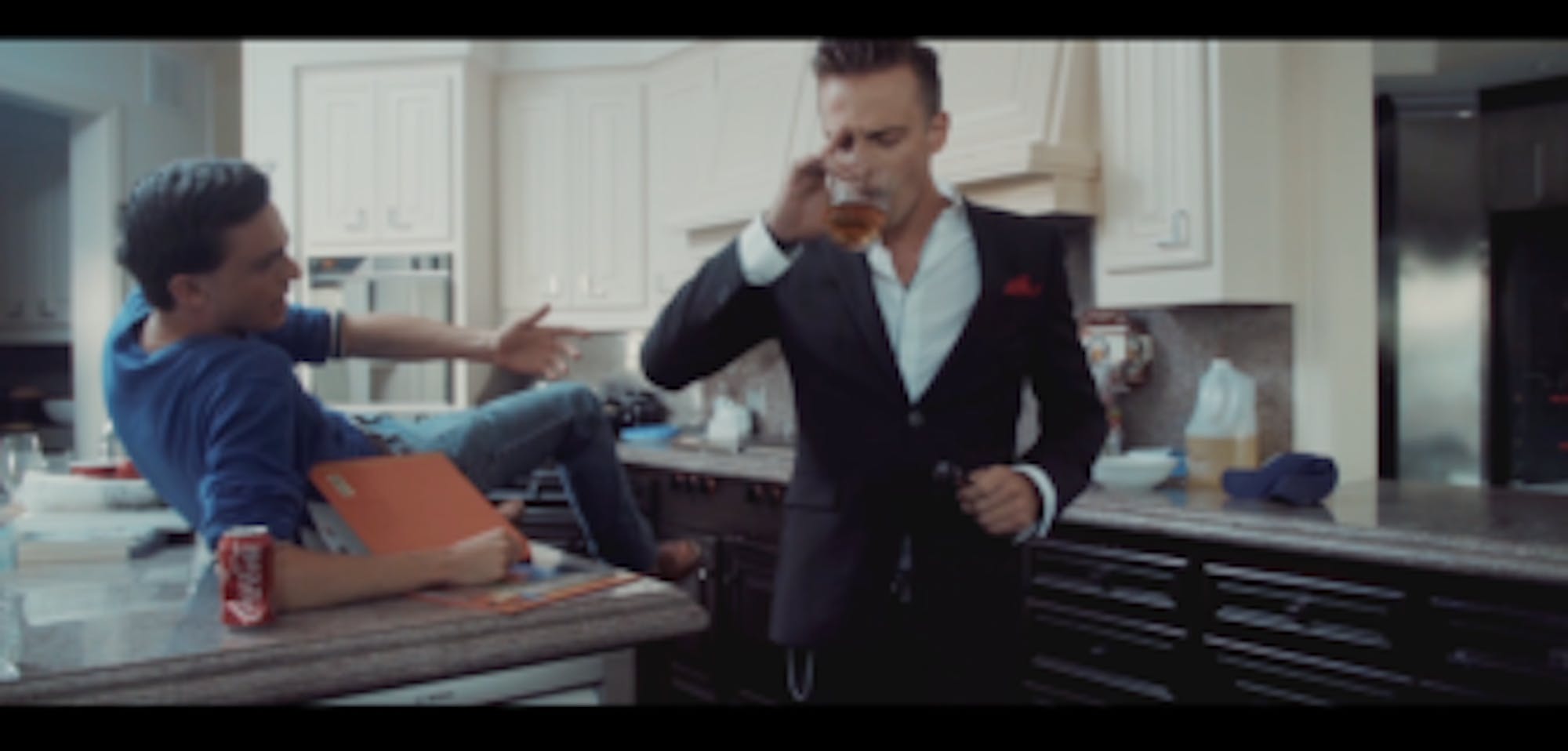 Haggerty's film narrates the aftermath of the main character's breakup, as he juggles the advice of his two close friends.