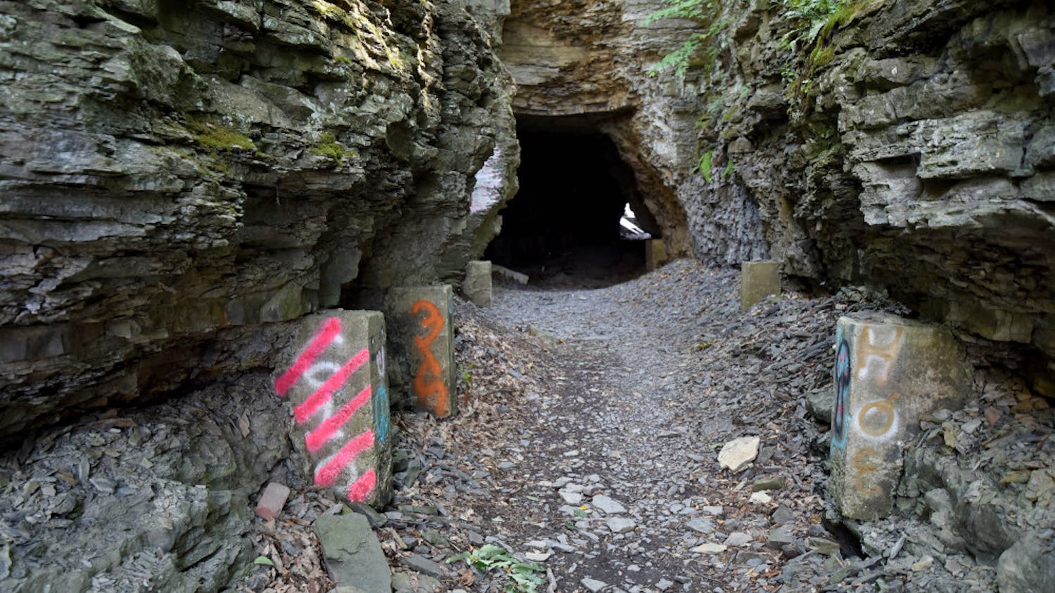 Pg-1-Ezras-Tunnel-by-Anne-Charles