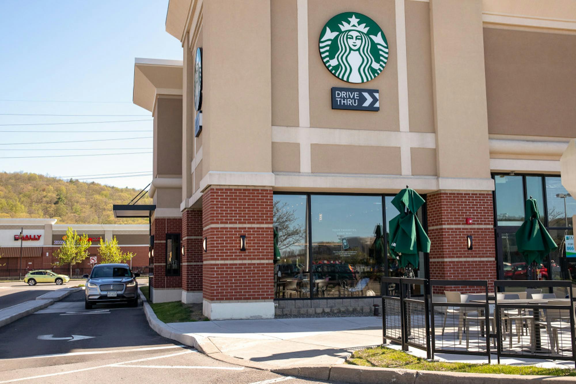 Starbucks-by-Julia-Nagel