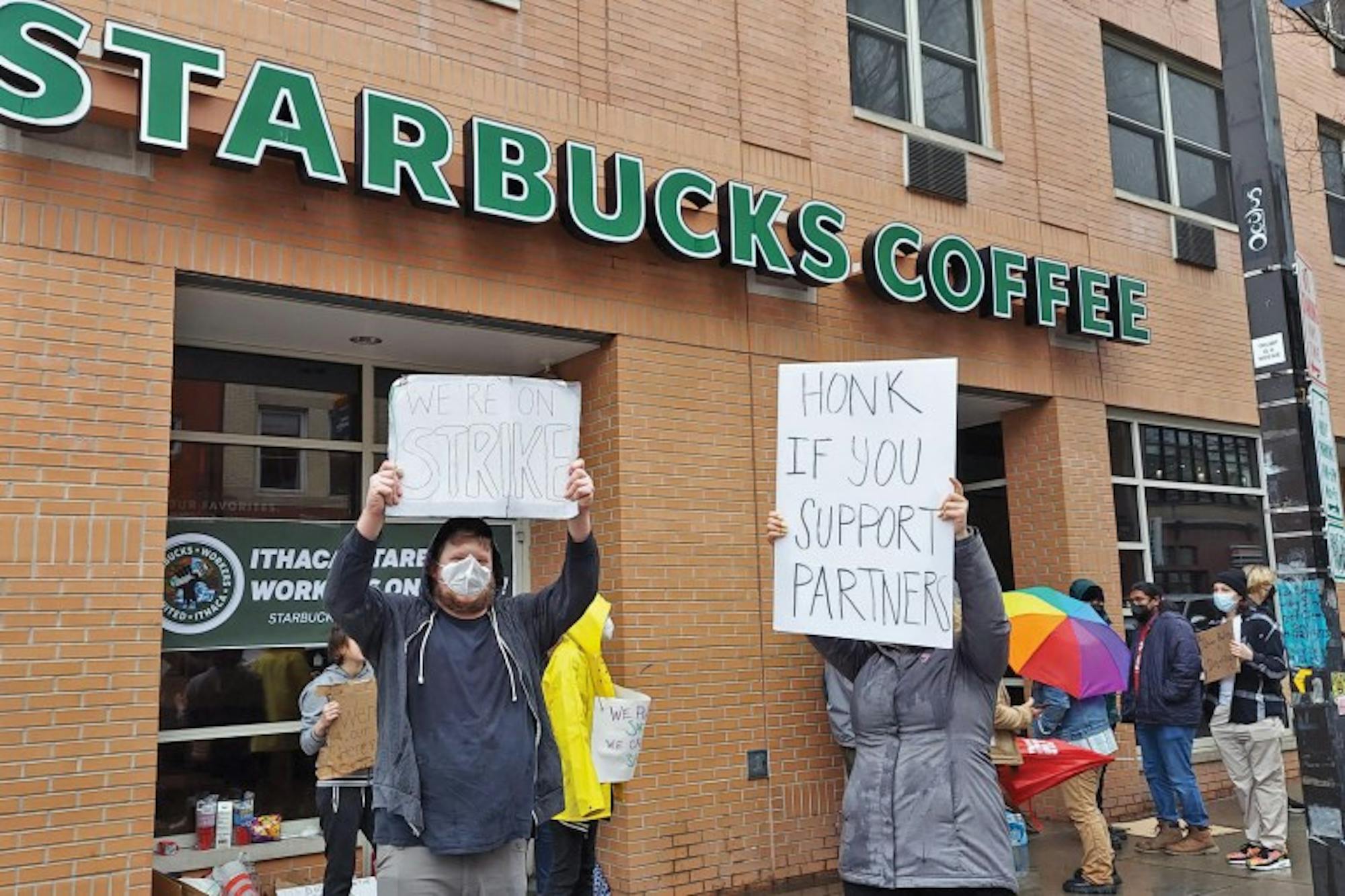Starbucks-Unionizing-Courtesy-of-SBWorkersUnited-Twitter