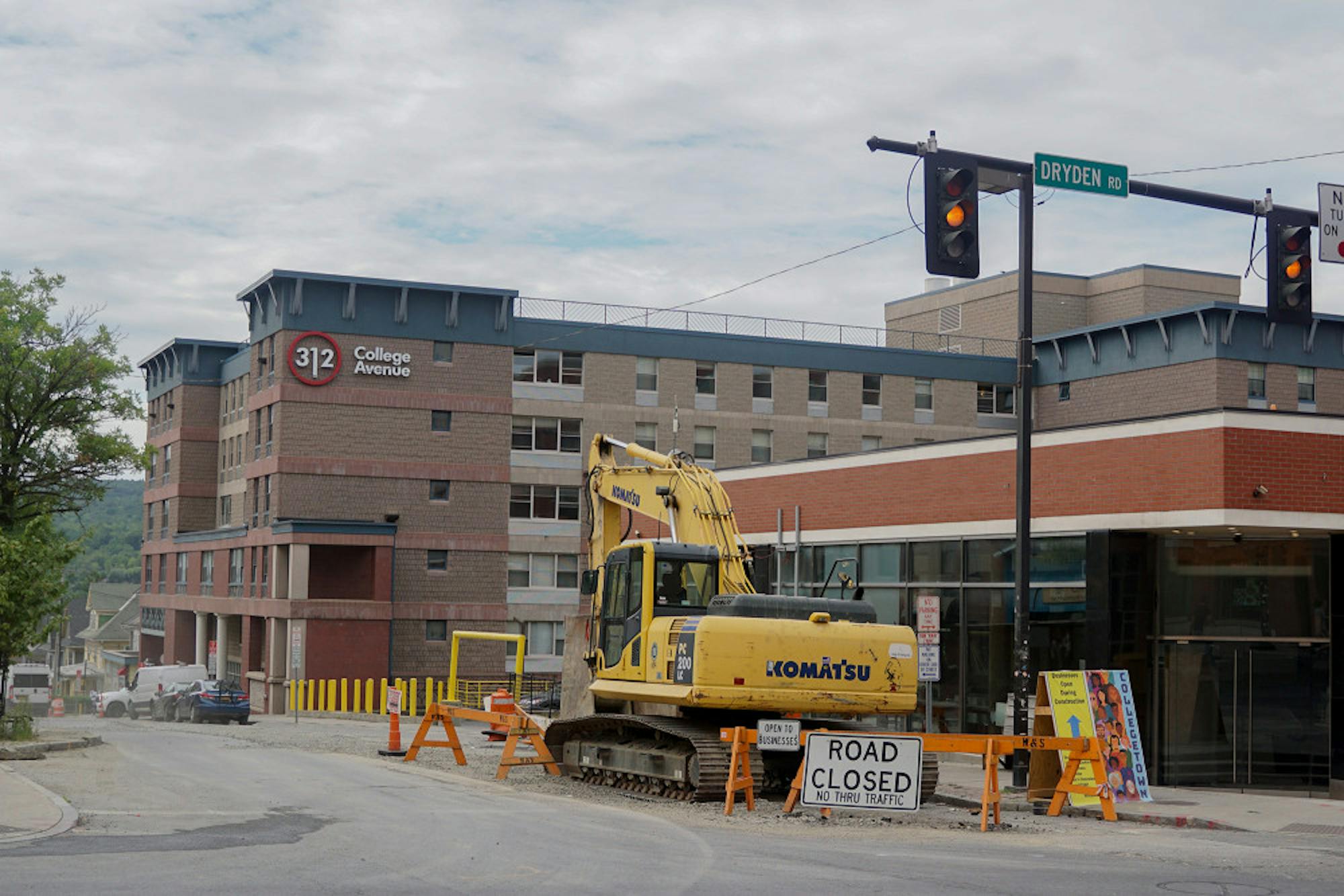 Pg-2-College-Ave-by-Michelle-Yang-Staff-Photographer