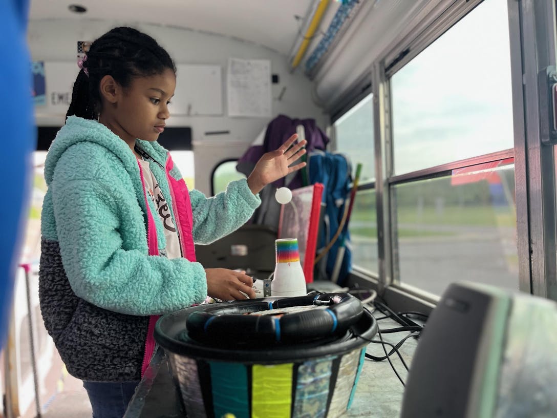 physics bus - bernoulli effect.jpg