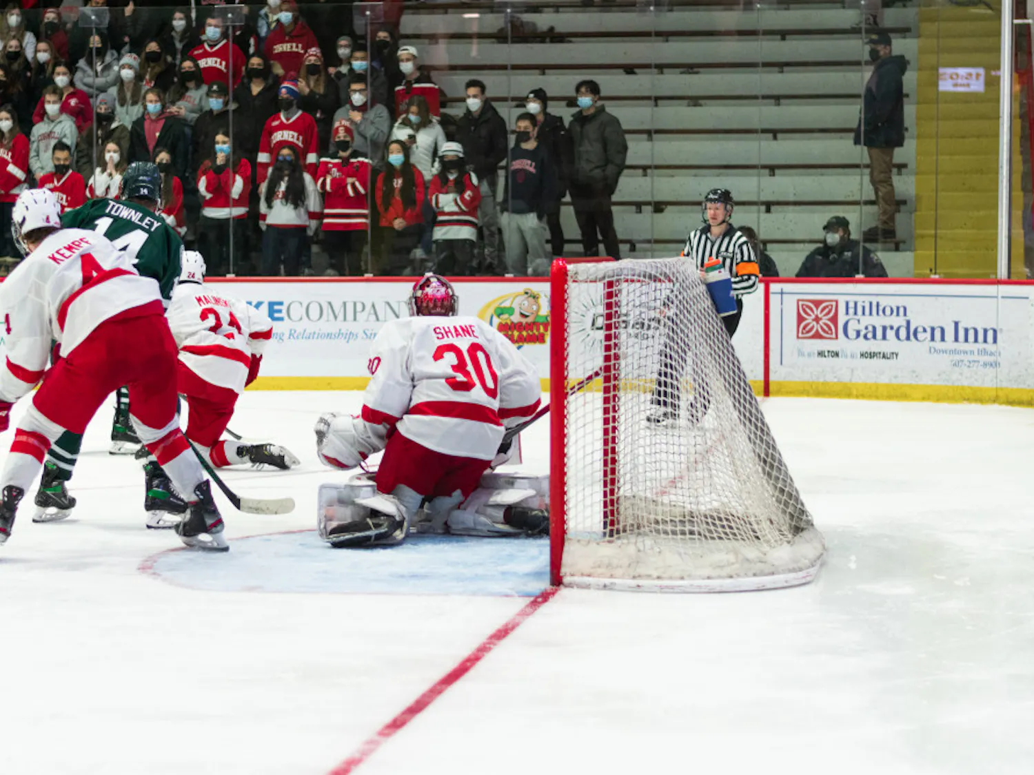 Mens-Hockey-vs-Dartmouth-08